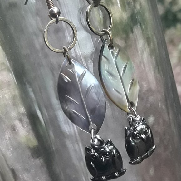 Owl Drop Earrings Mother of Pearl Dangle Feather Leaf Bird Carved Natural Shell - Picture 5 of 11